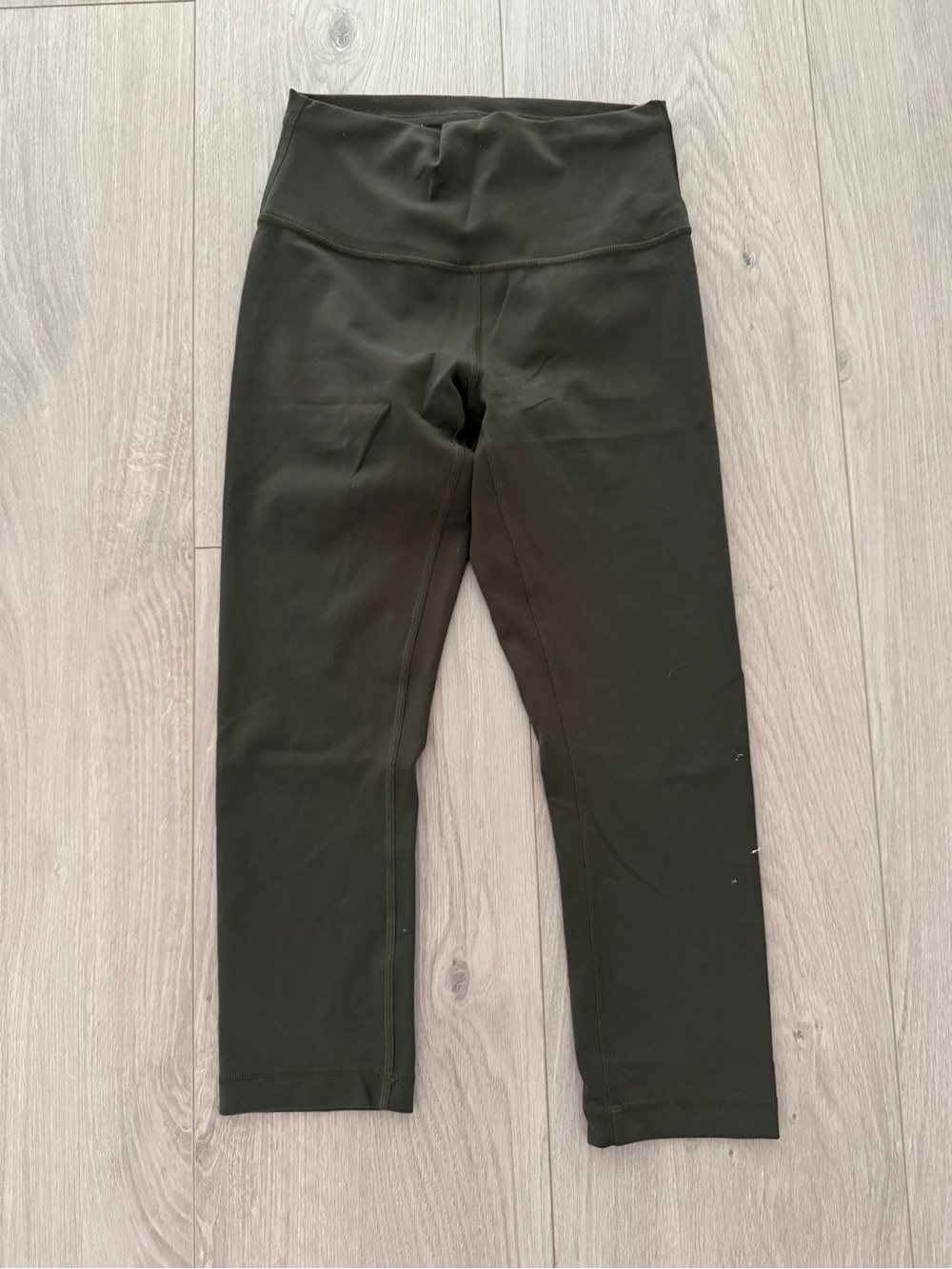 Lululemon Wunder Train High-Rise Crop 21"
Dark Olive size 6 - Picture 4 of 5